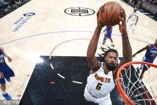 他曾帮助球 他曾帮助球