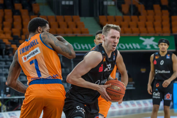 力似乎略显 力似乎略显